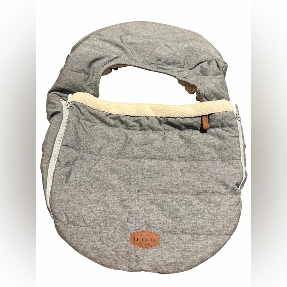 JJ Cole Stylish Gray and Cream Baby Bag